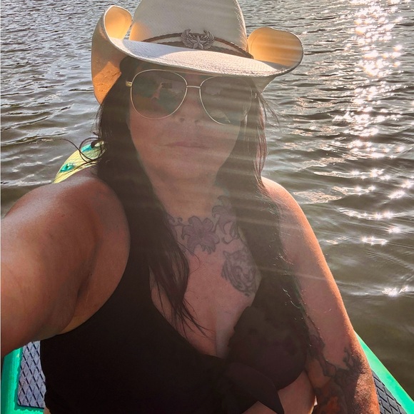 Meet your Posher, Twila - Picture 6 of 8